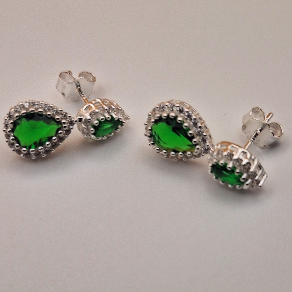 Elegant Green Teardrop Earrings Silver 925